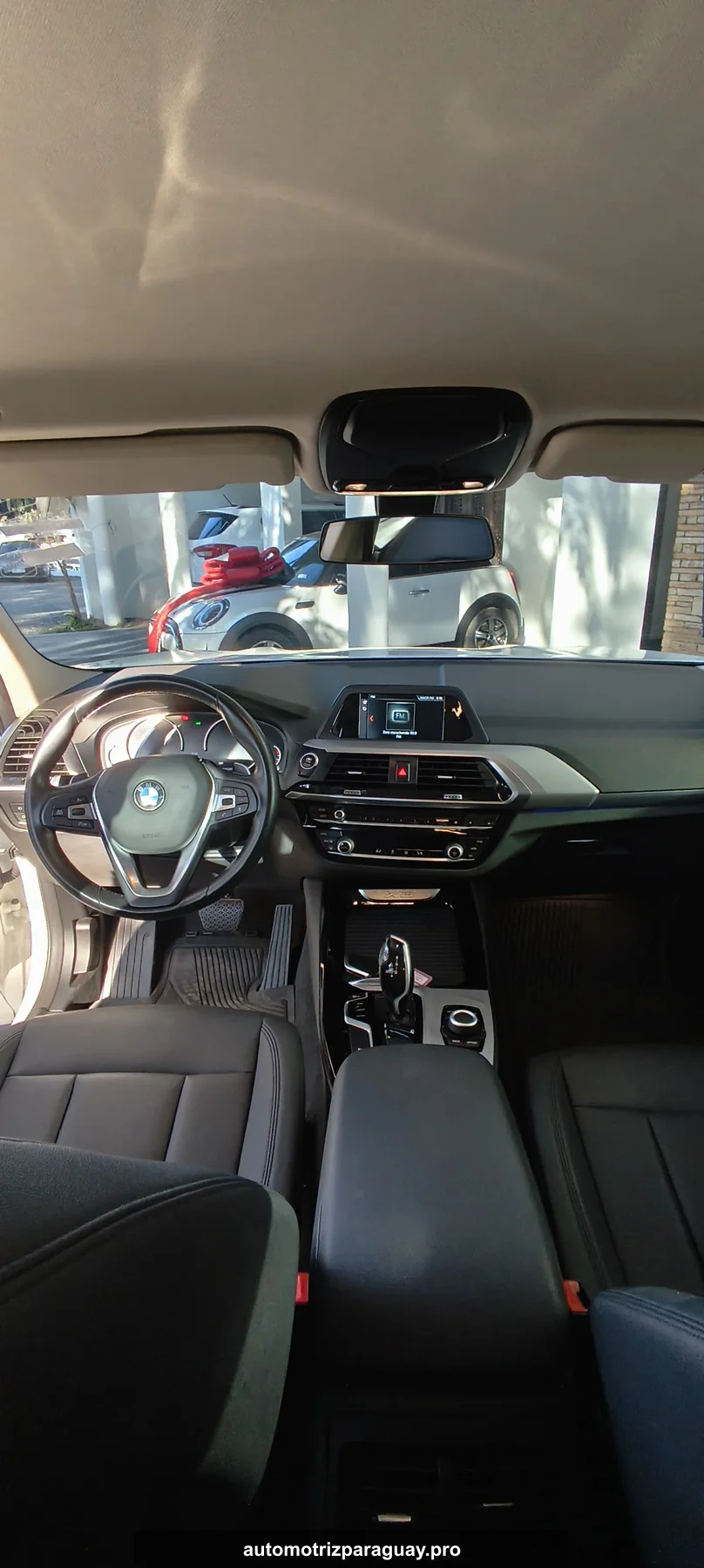 Tablero y cabina del BMW X3 xDrive20i 2019
