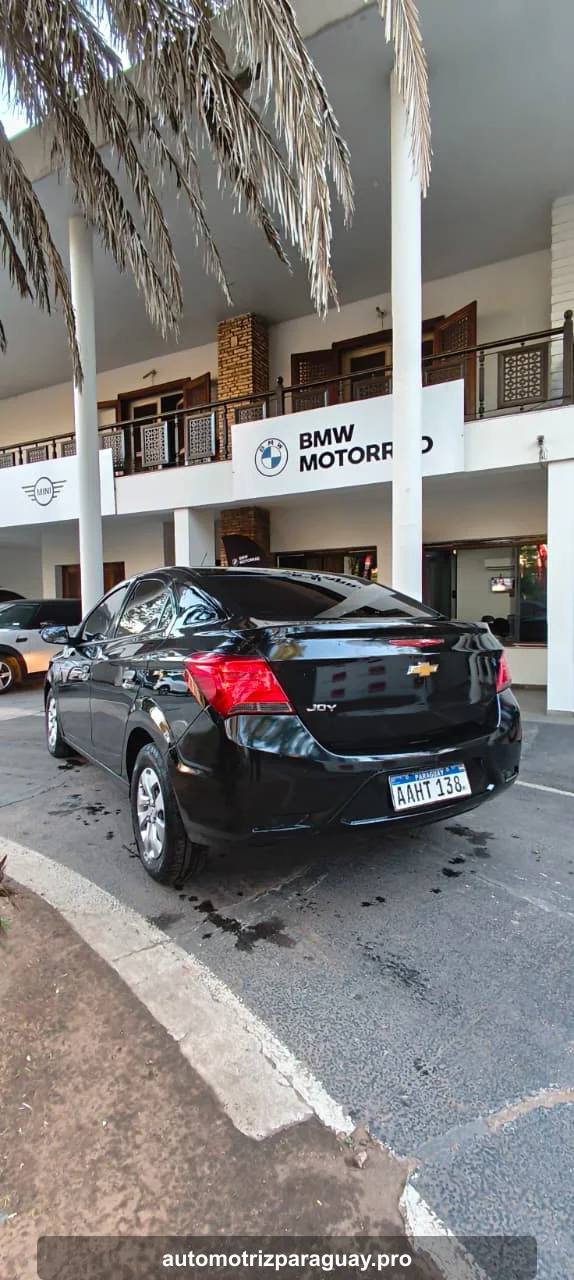 Chevrolet Onix Joy Sedán 2022 negro vista trasera