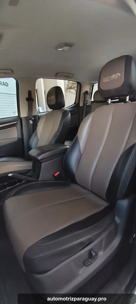 Asientos delanteros de la Chevrolet S10 High Country 2025