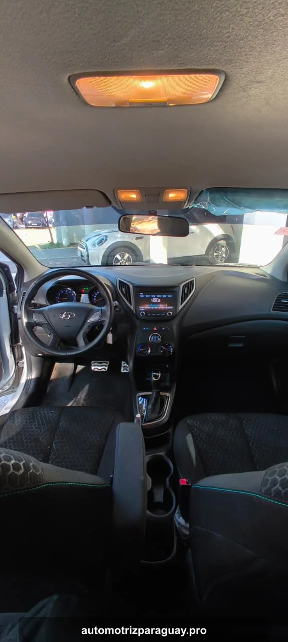 Tablero y cabina del Hyundai HB20X 2019