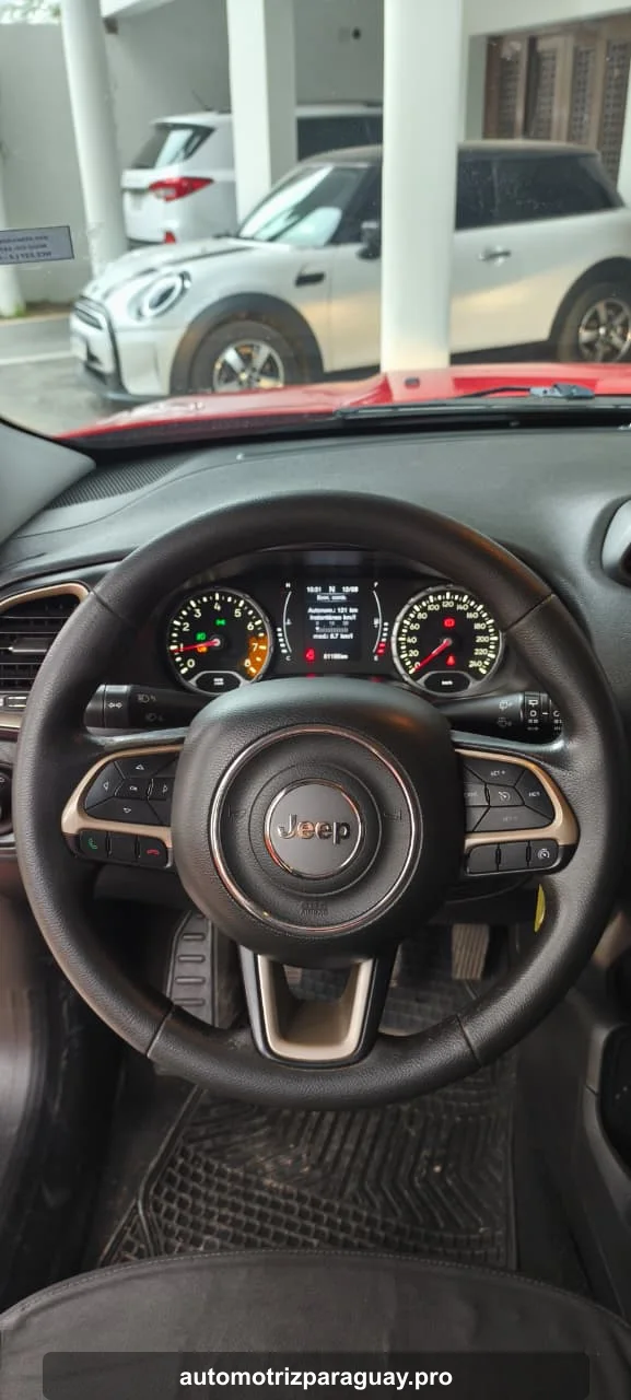 Volante y panel de instrumentos del Jeep Renegade Sport 2018